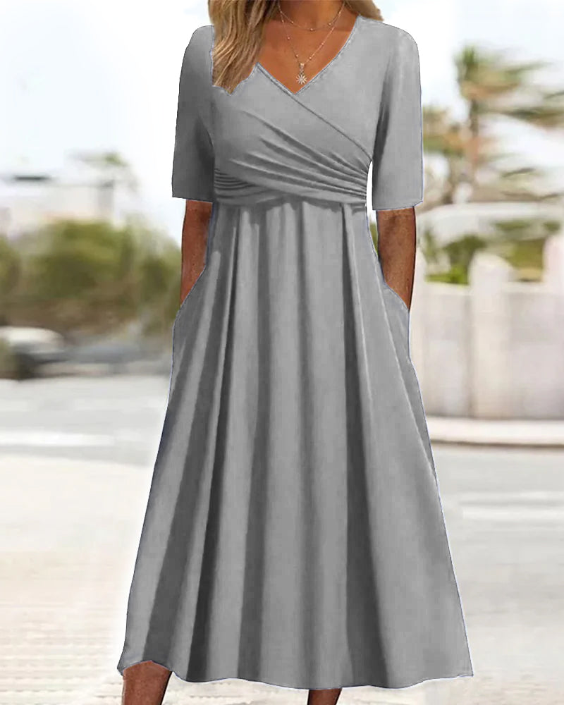 Robe à manches courtes et croisées