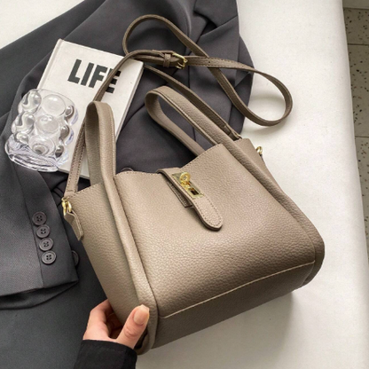 Sac seau en cuir grainé fermoir tourniquet