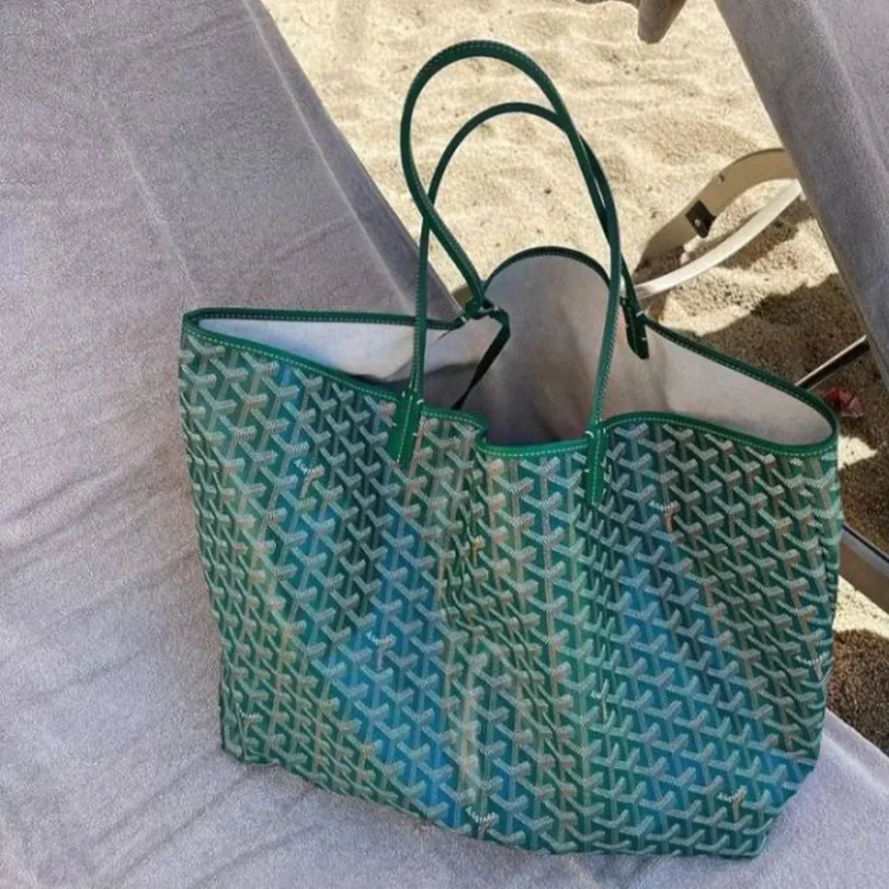 Sac à main en cuir de luxe chic et élégant pour un glamour quotidien