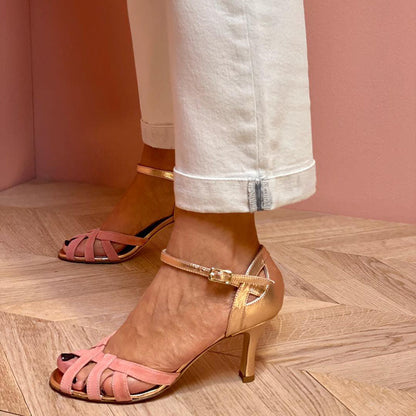 Sandales chics à talons aiguilles et orteil ouvert