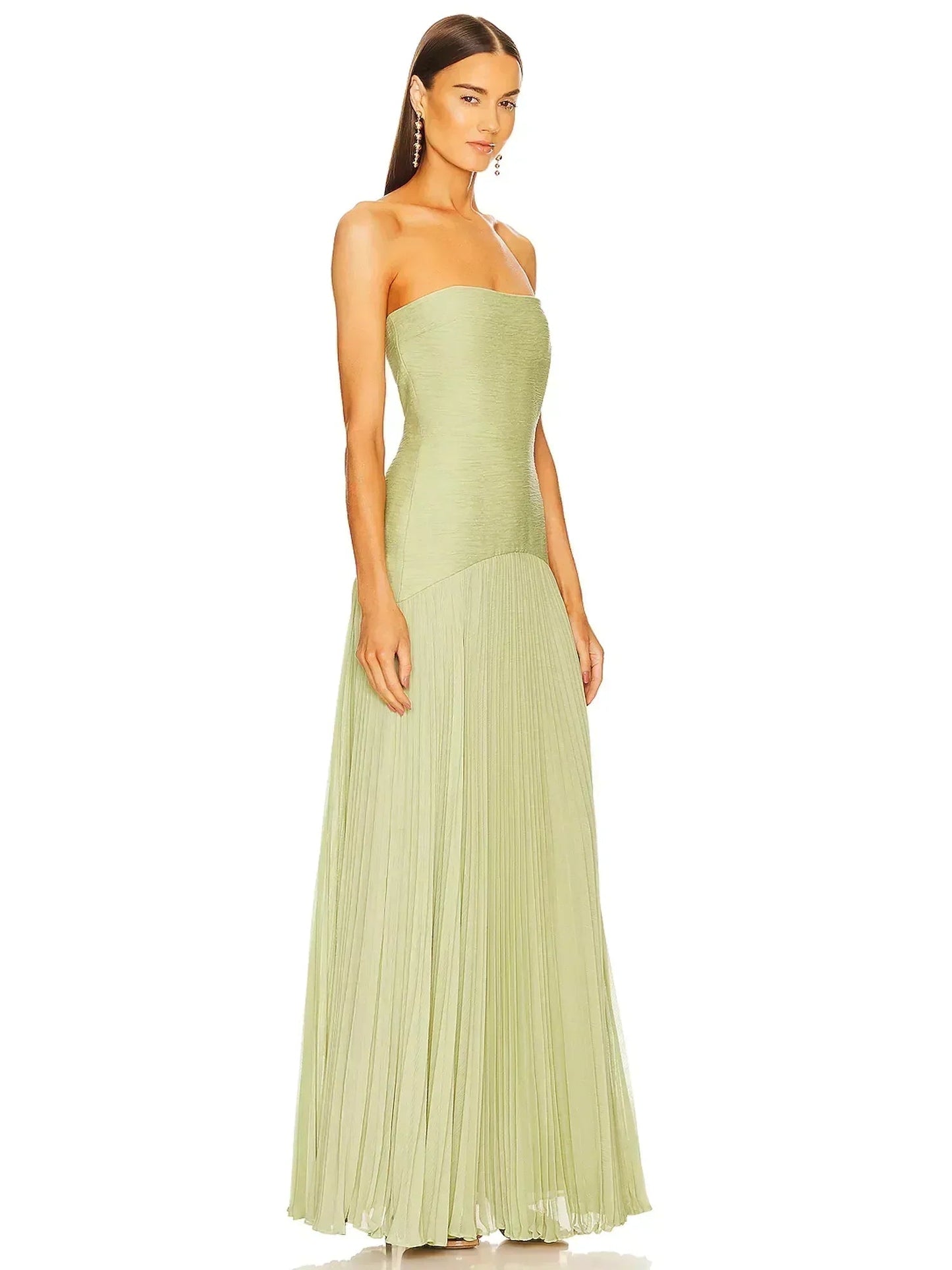 Robe longue verte élégante et fluide pour occasions d'été