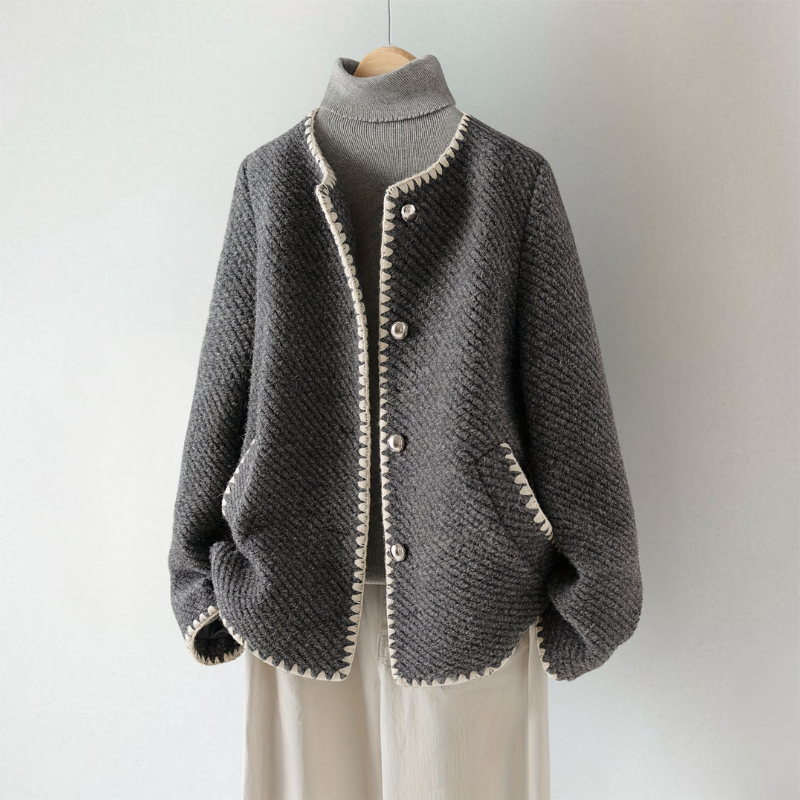 Cardigan en maille légère chic pour superposition
