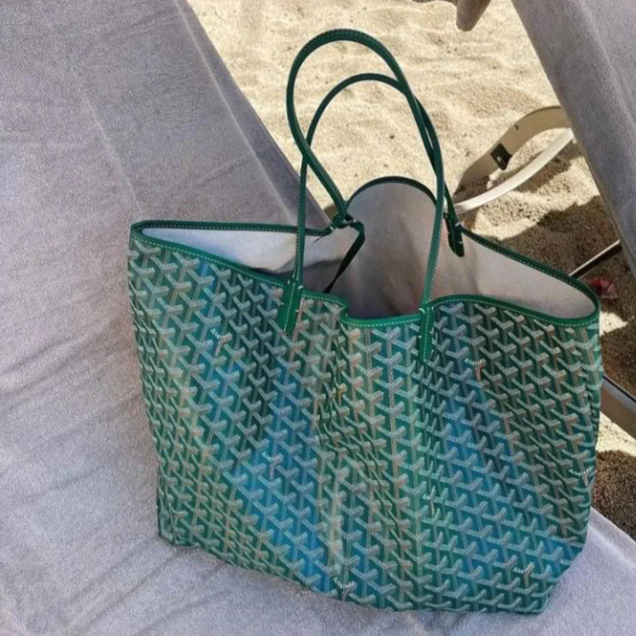 Sac fourre-tout élégant de style Croyard