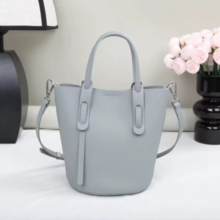 Sac seau en cuir grainé