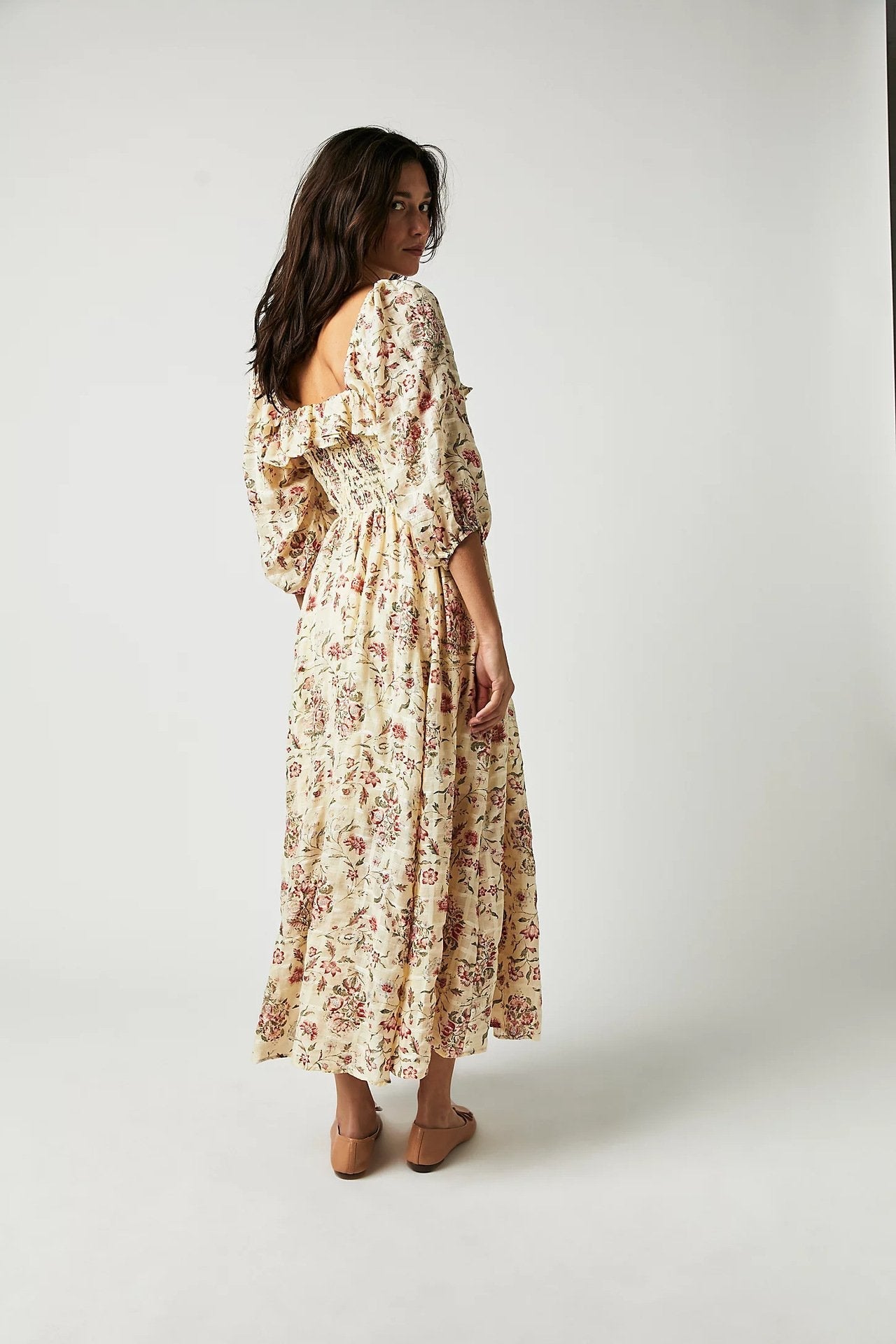 Pauline Laurent® | Robe midi imprimée avec haut froncé et volants