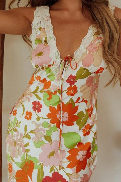 Pauline Laurent® | robe en dentelle imprimée avec décolleté en V