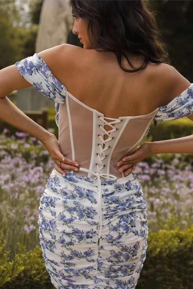 Pauline Laurent® | robe corsetée imprimée sur les épaules