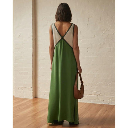 RENATA | Robe avec Col en V