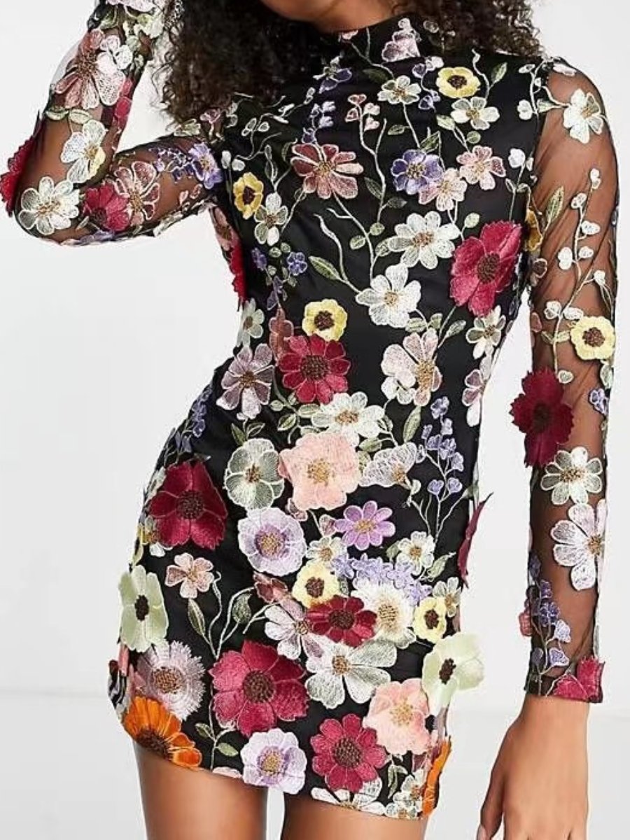 Pauline Laurent® | Robe fleurie en trois dimensions