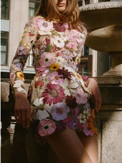 Pauline Laurent® | Robe fleurie en trois dimensions