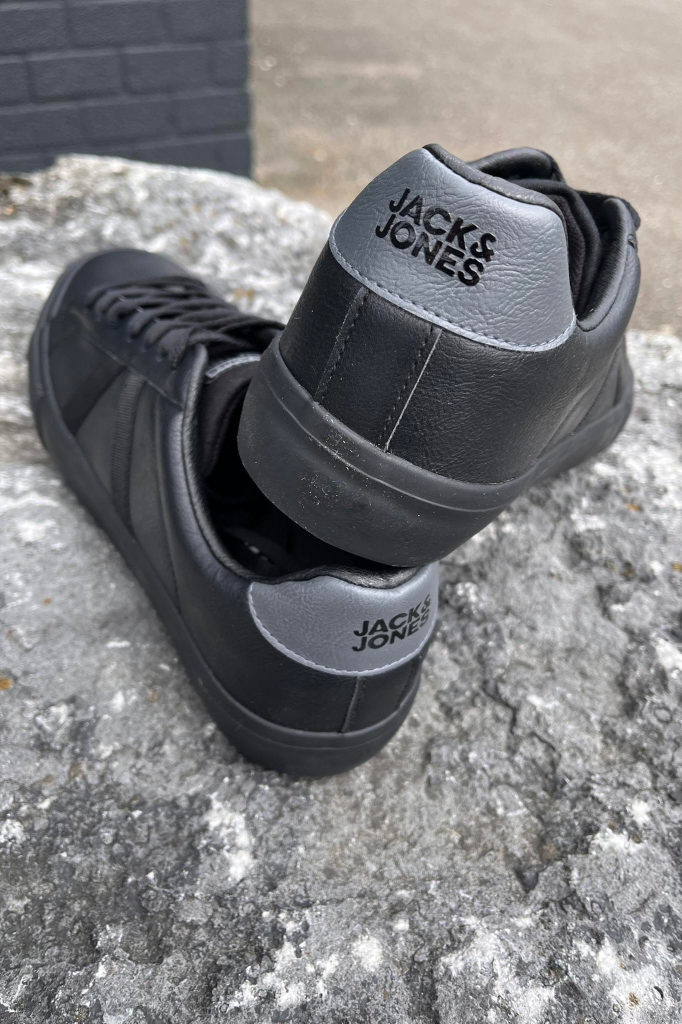 Baskets JFWFREEMAN Noires