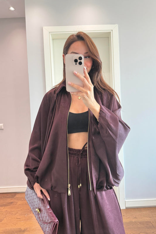 VESTE BOMBER EN SATIN ET PANTALON