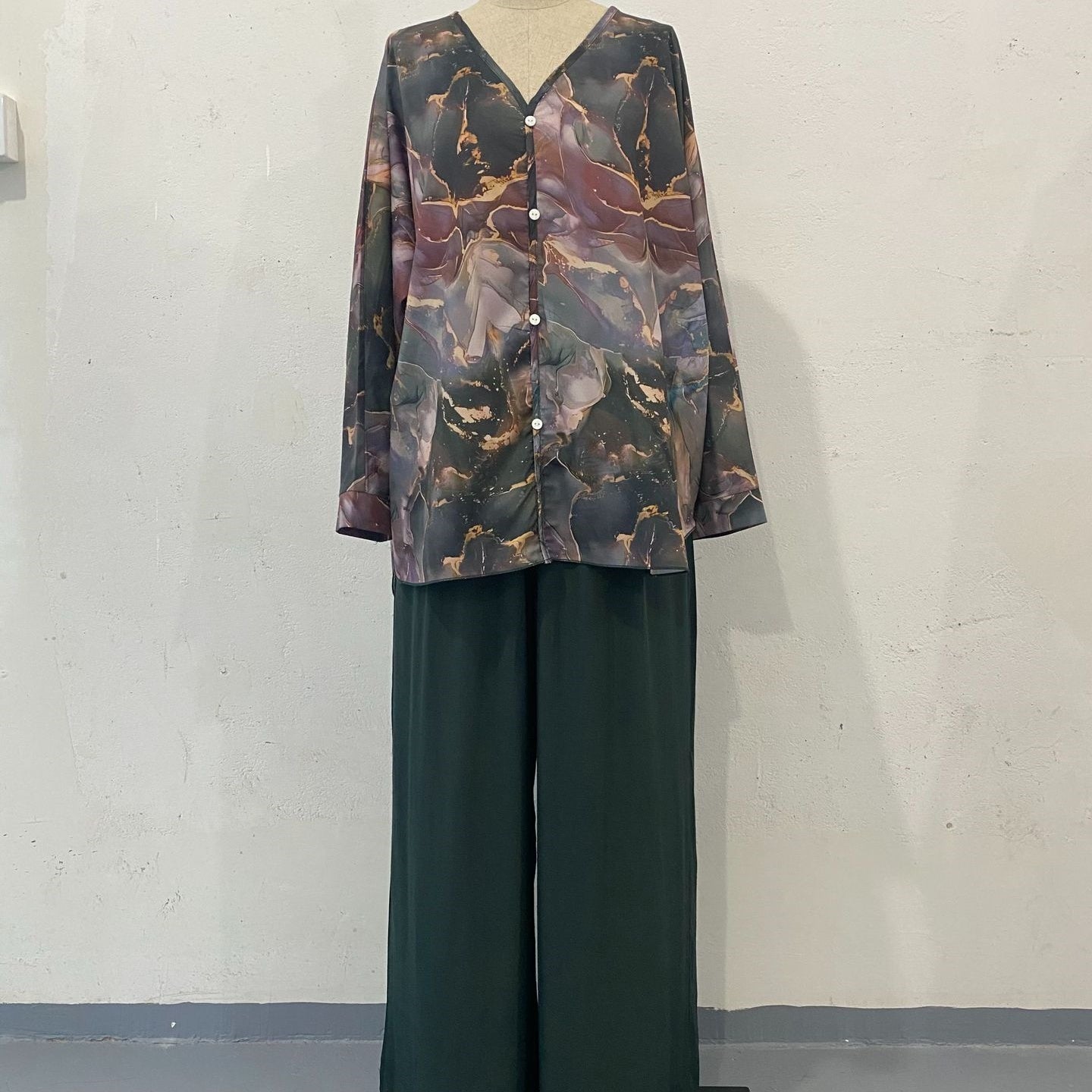 Aveline™ | Costume décontracté  imprimé à col en V
