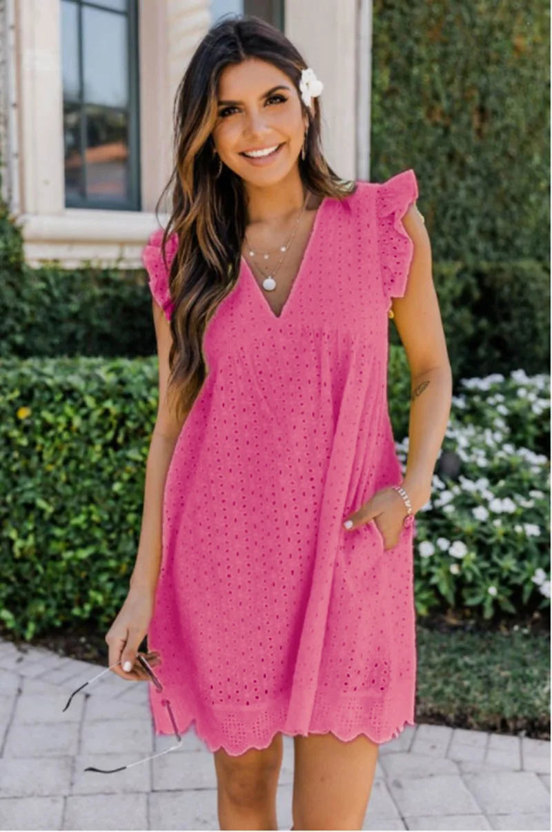 Robe d'été romantique avec broderie anglaise et manches à volants