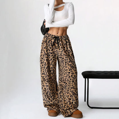 Pantalon femme à imprimé léopard et jambes larges