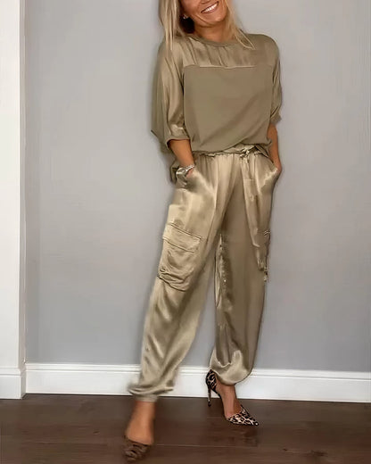 Ensemble Élégant en Satin Deux Pièces avec Blouse et Pantalon