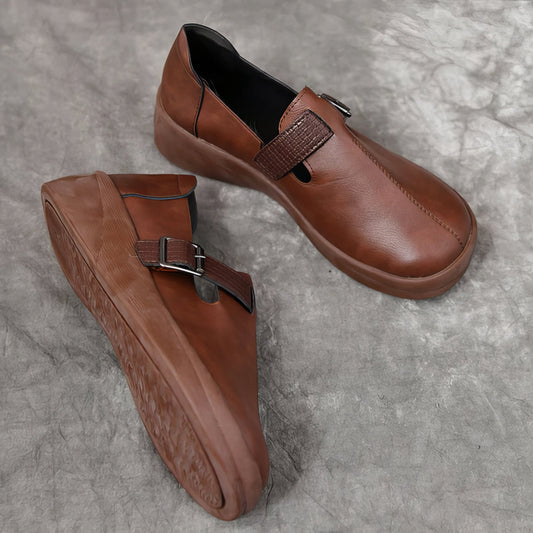 Chaussures à bout rond et semelle souple