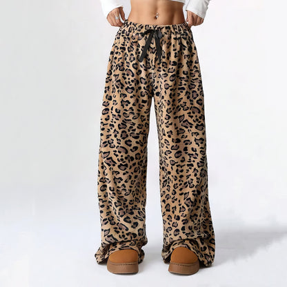 Pantalon femme à imprimé léopard et jambes larges