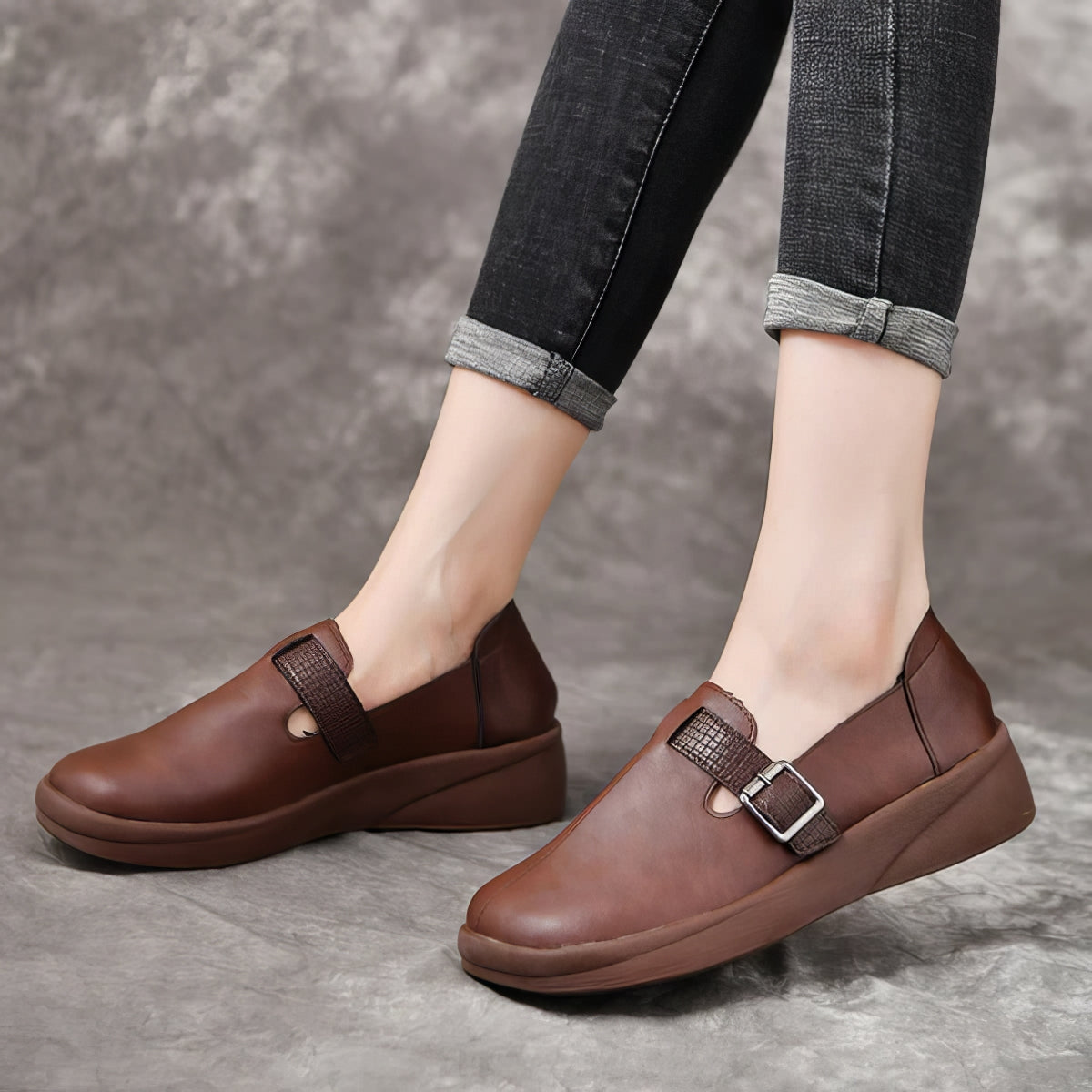 Chaussures à bout rond et semelle souple