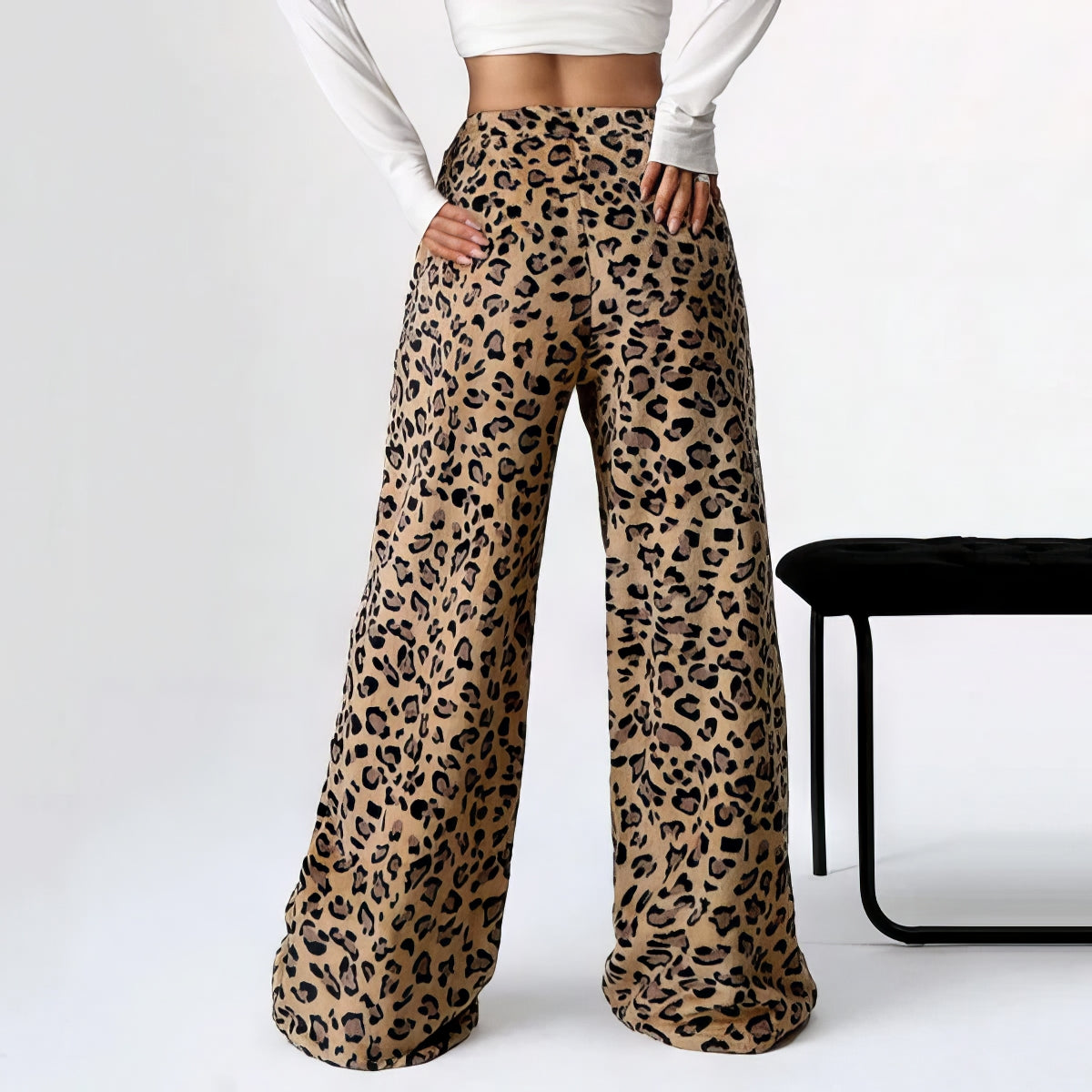 Pantalon femme à imprimé léopard et jambes larges