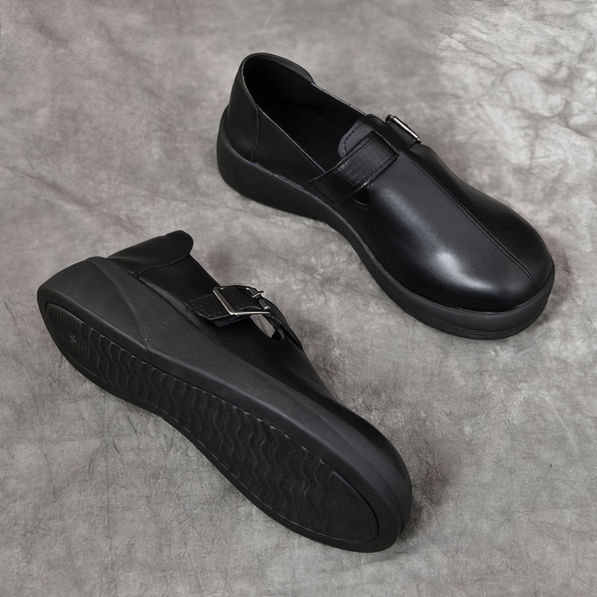 Chaussures à bout rond et semelle souple